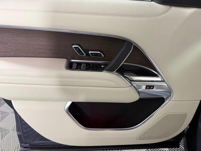 new 2025 Land Rover Range Rover car