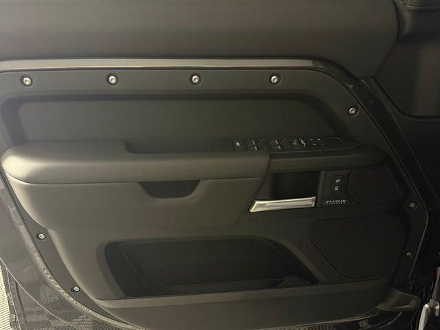 new 2025 Land Rover Defender car