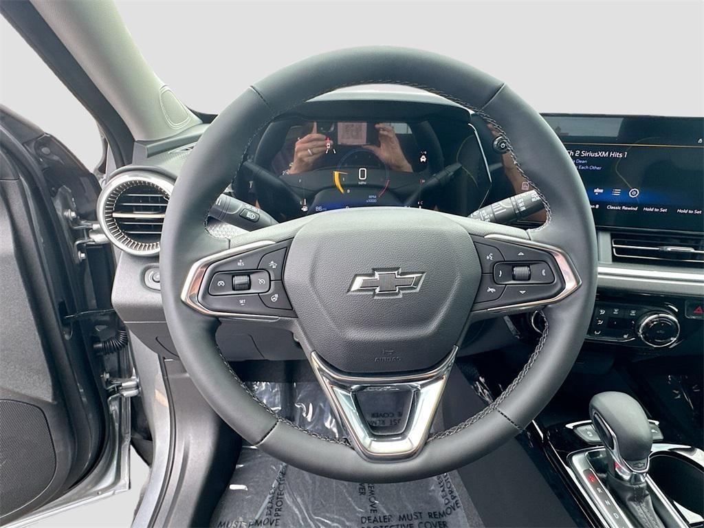 new 2025 Chevrolet Trax car, priced at $25,294