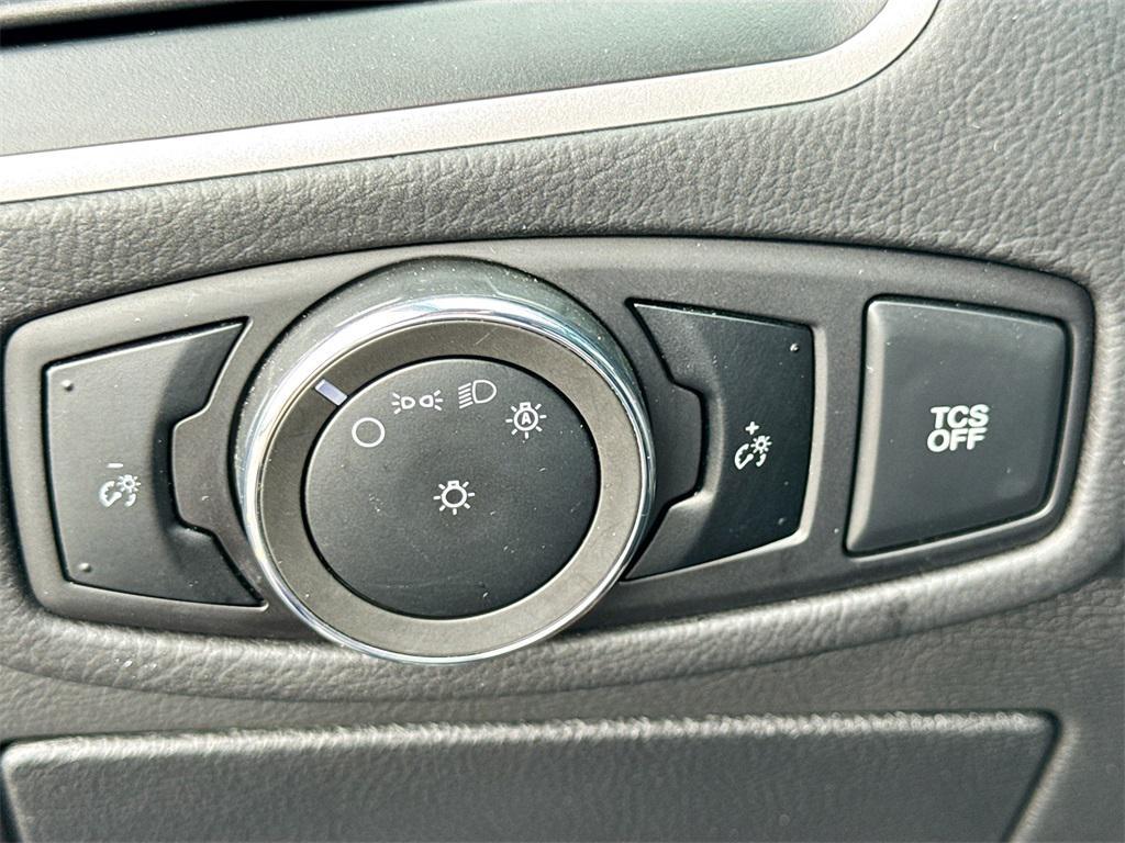 used 2024 Ford Edge car, priced at $22,299