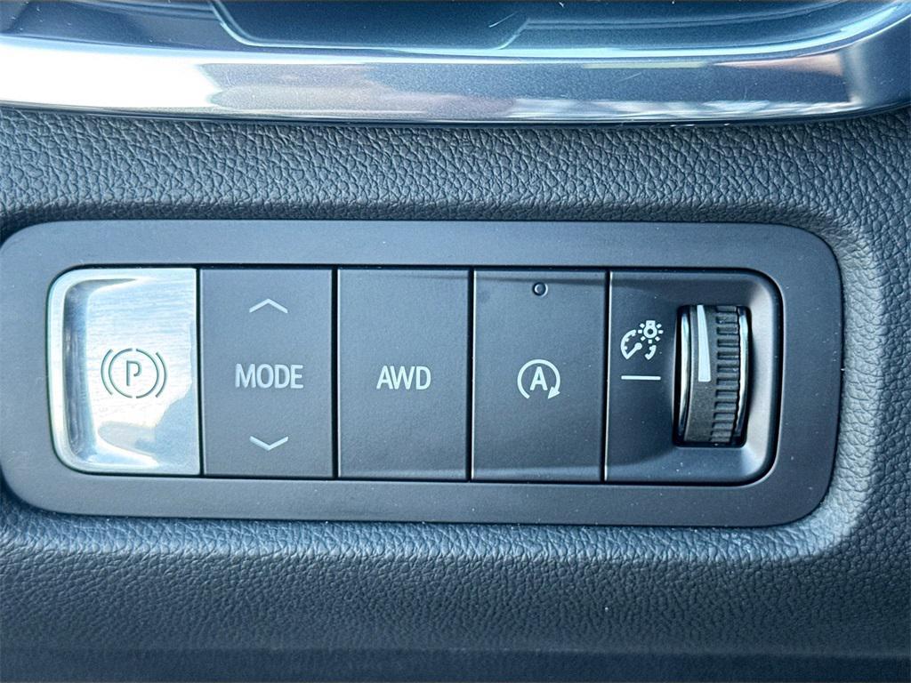 used 2025 GMC Acadia car, priced at $34,920