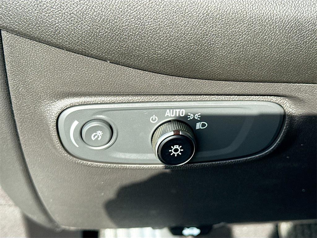 used 2024 Chevrolet Equinox car, priced at $23,999