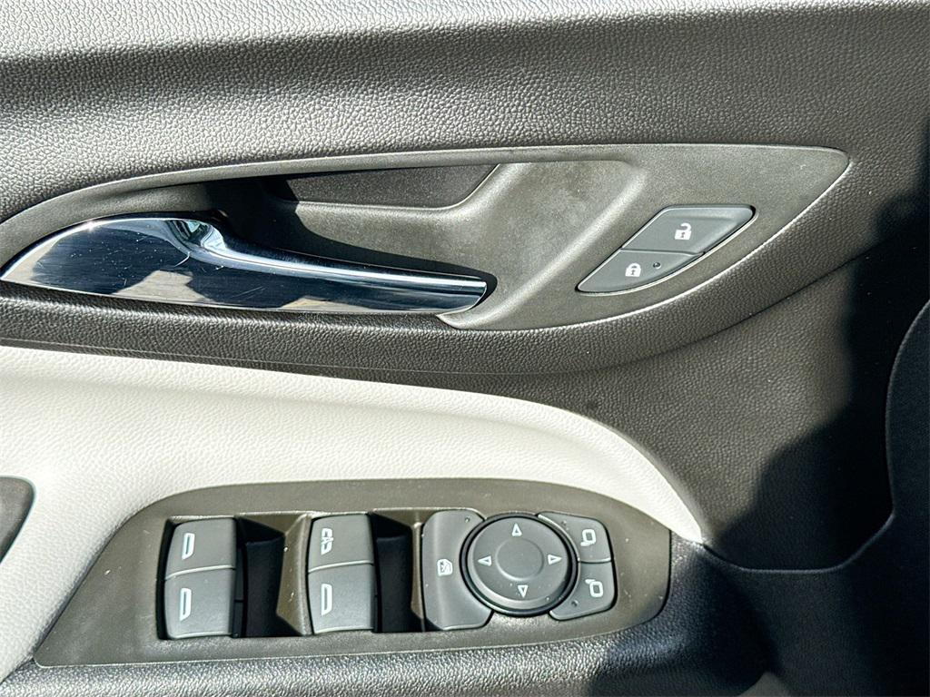 used 2024 Chevrolet Equinox car, priced at $23,999
