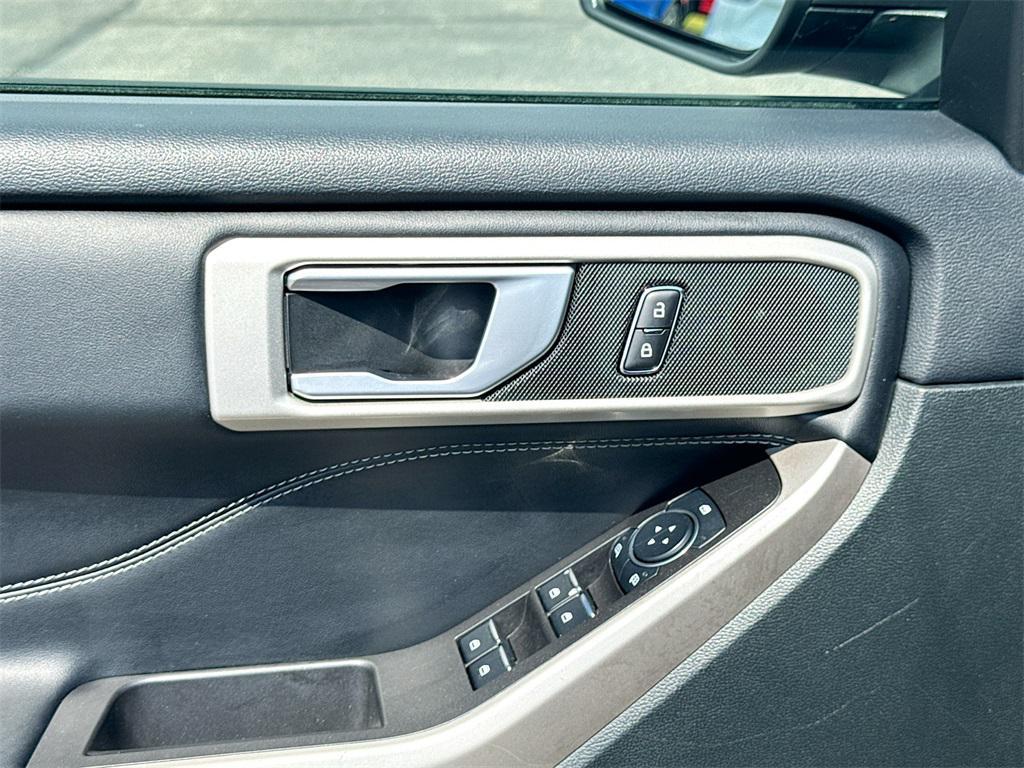 used 2023 Ford Explorer car, priced at $27,748