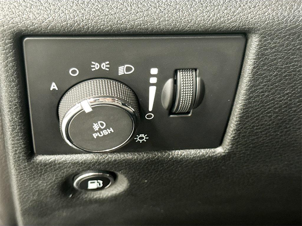 used 2015 Jeep Grand Cherokee car, priced at $10,999