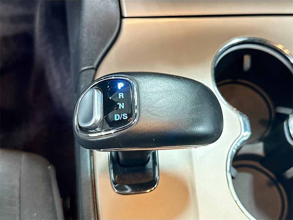 used 2015 Jeep Grand Cherokee car, priced at $10,999