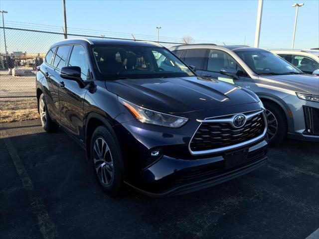 used 2022 Toyota Highlander Hybrid car, priced at $37,998