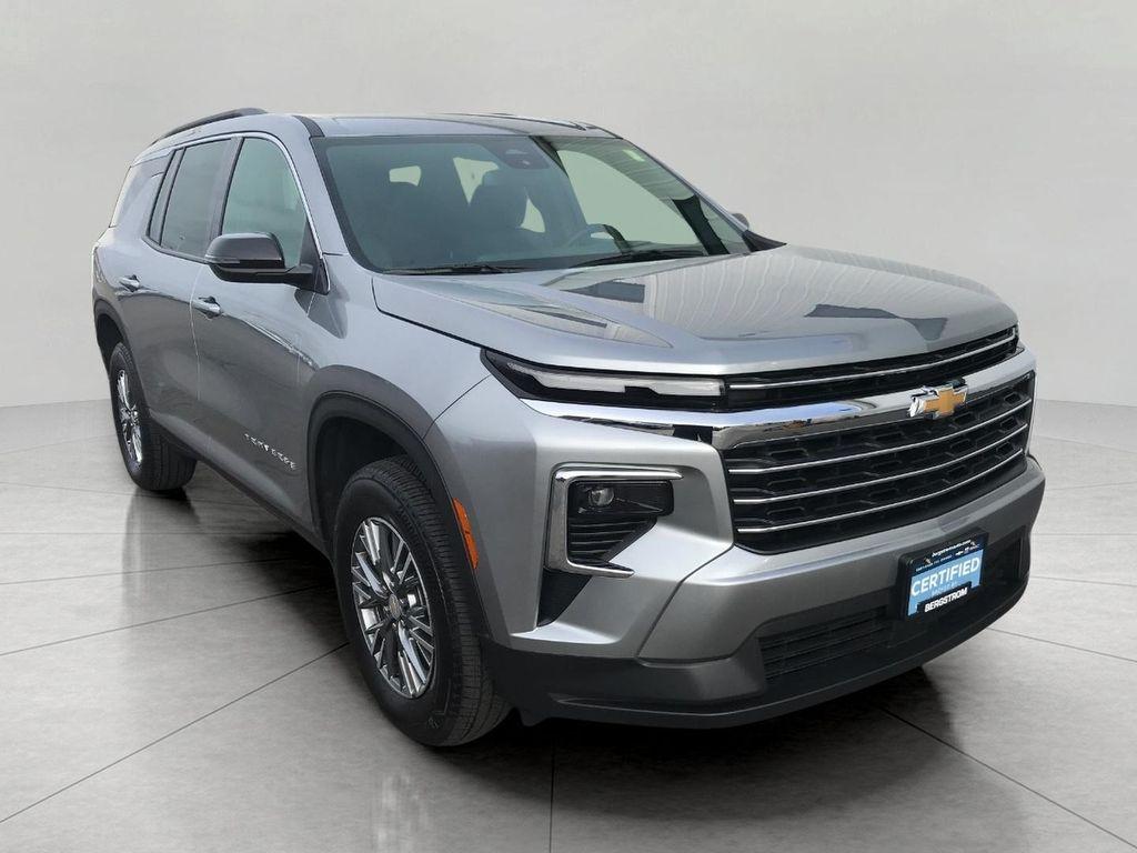 used 2025 Chevrolet Traverse car, priced at $40,500