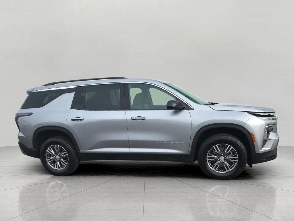 used 2025 Chevrolet Traverse car, priced at $39,874