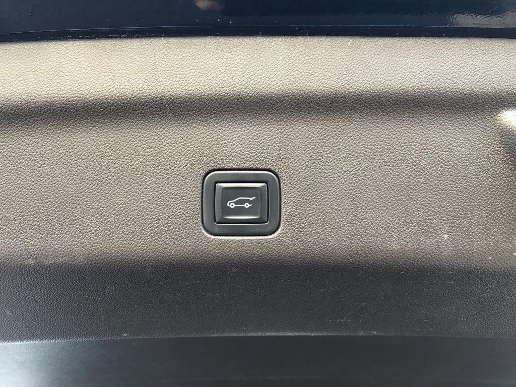 used 2021 GMC Yukon XL car, priced at $48,189