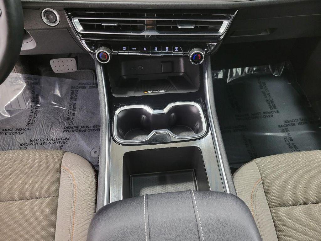 used 2025 Chevrolet Traverse car, priced at $38,995