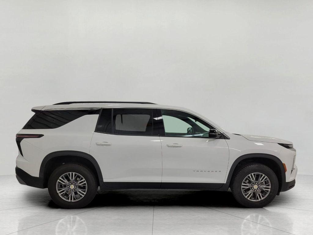 used 2025 Chevrolet Traverse car, priced at $38,995