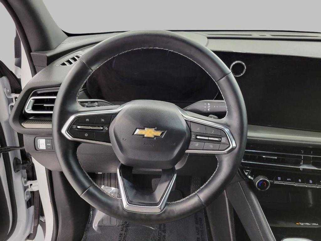 used 2025 Chevrolet Traverse car, priced at $38,995