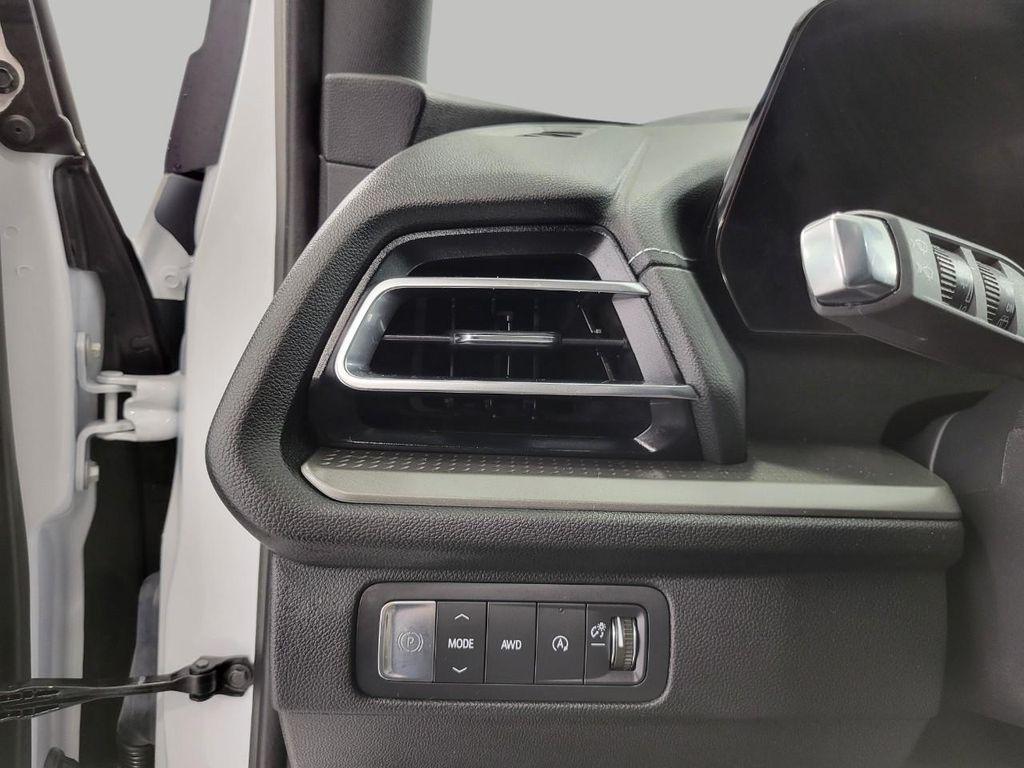 used 2025 Chevrolet Traverse car, priced at $38,995