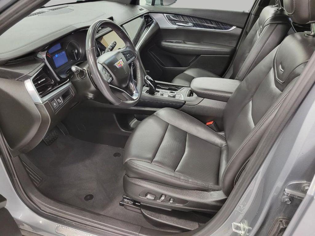 used 2025 Cadillac XT6 car, priced at $41,488