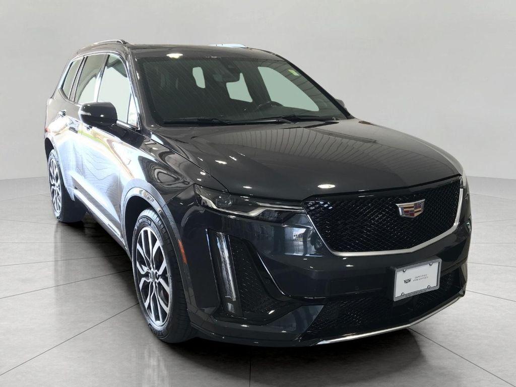 used 2022 Cadillac XT6 car, priced at $39,393
