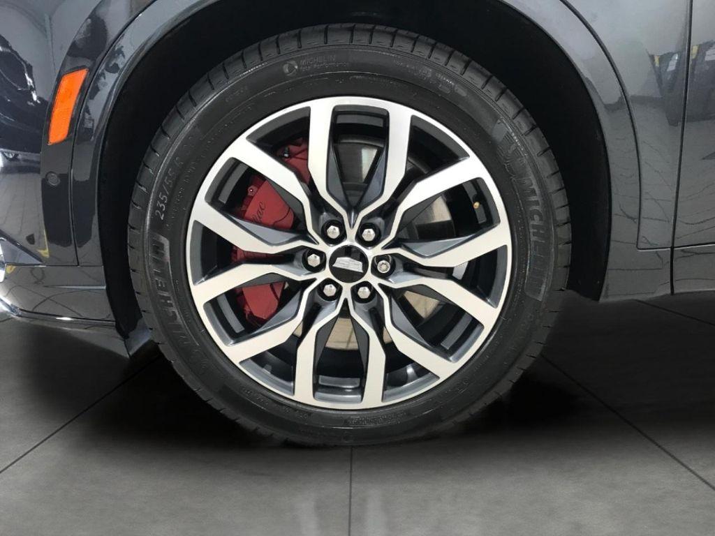 used 2022 Cadillac XT6 car, priced at $39,393