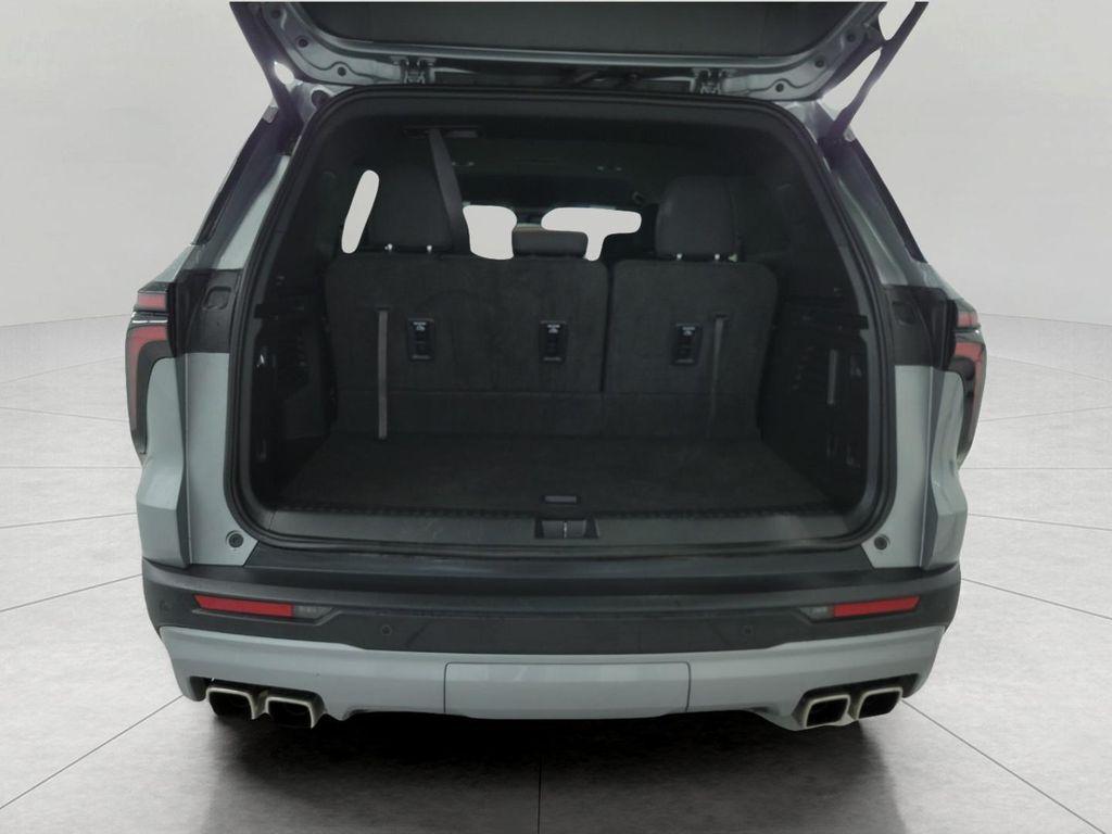 used 2025 Chevrolet Traverse car, priced at $38,450