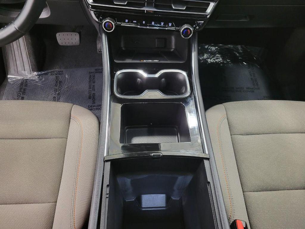 used 2025 Chevrolet Traverse car, priced at $38,450