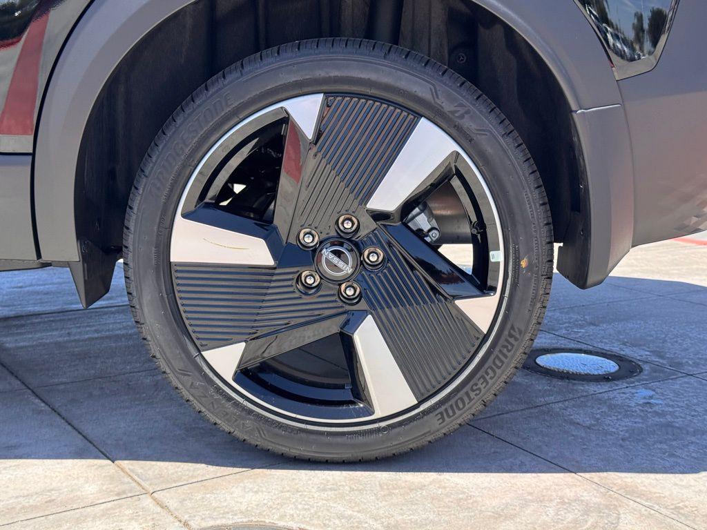 new 2025 Nissan Kicks car, priced at $27,660
