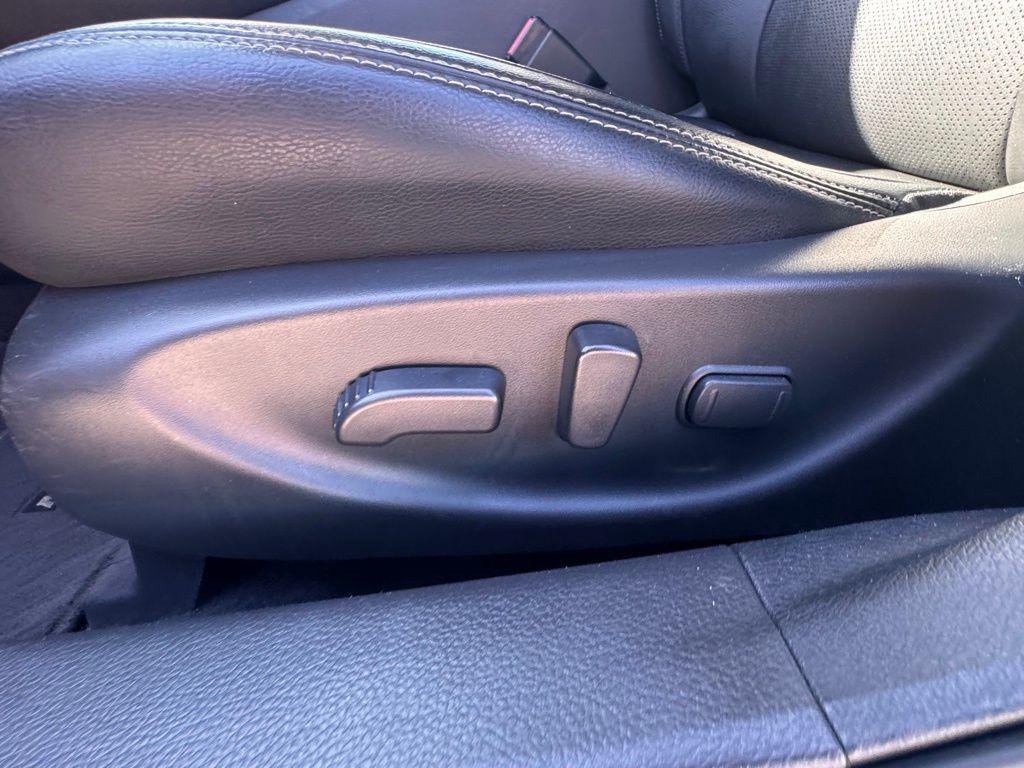 used 2023 Nissan Maxima car, priced at $25,988