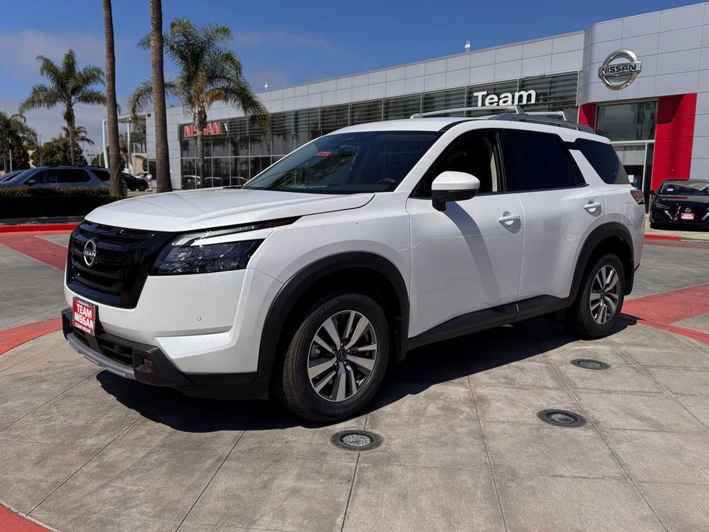 new 2025 Nissan Pathfinder car, priced at $40,625