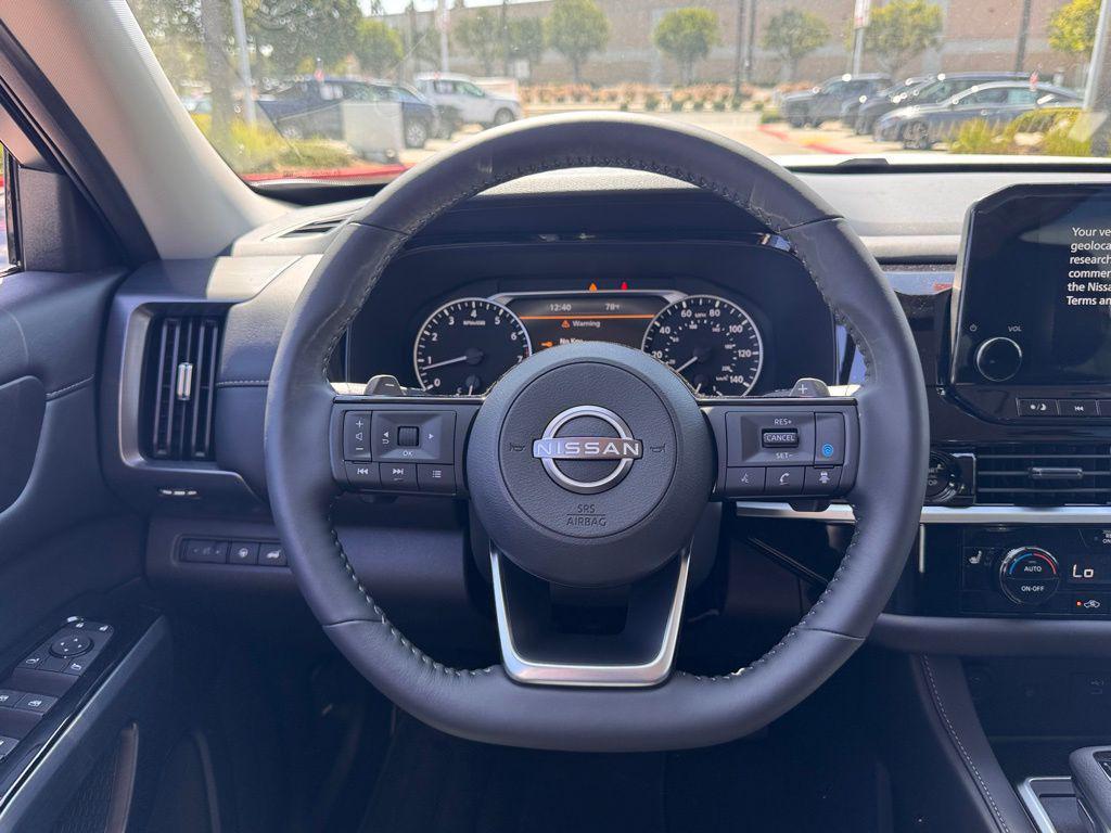new 2025 Nissan Pathfinder car, priced at $40,625