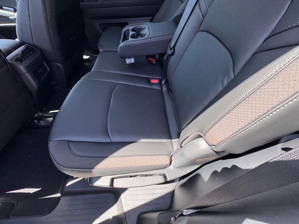 new 2025 Nissan Pathfinder car, priced at $40,625