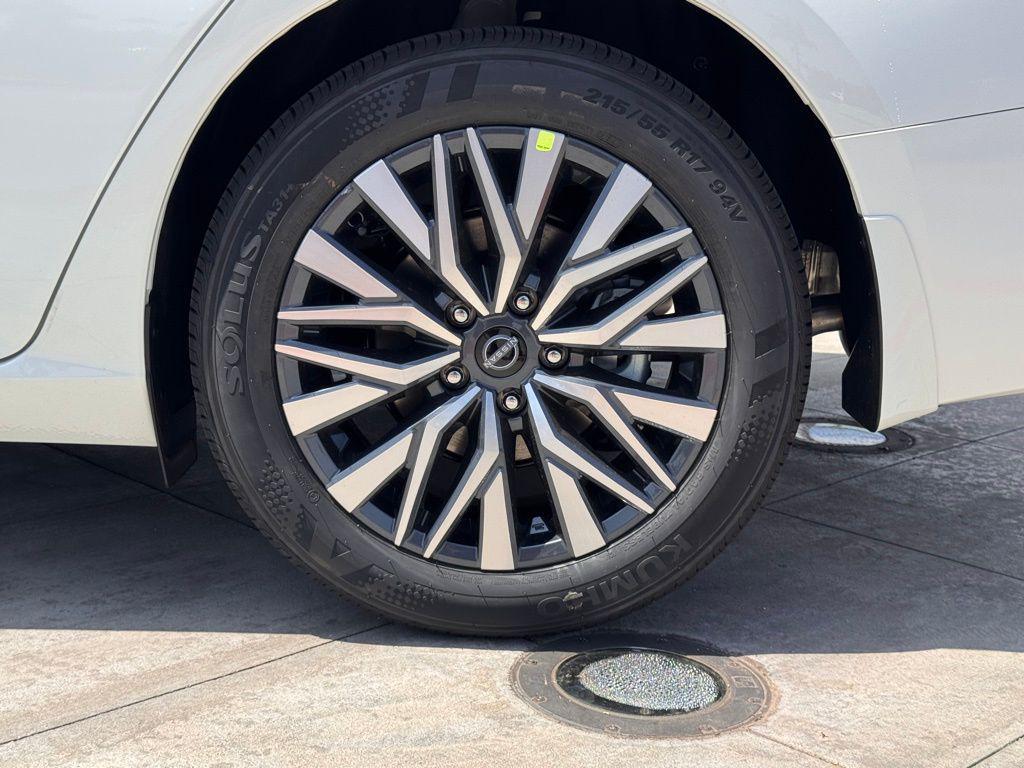 new 2025 Nissan Altima car, priced at $31,805