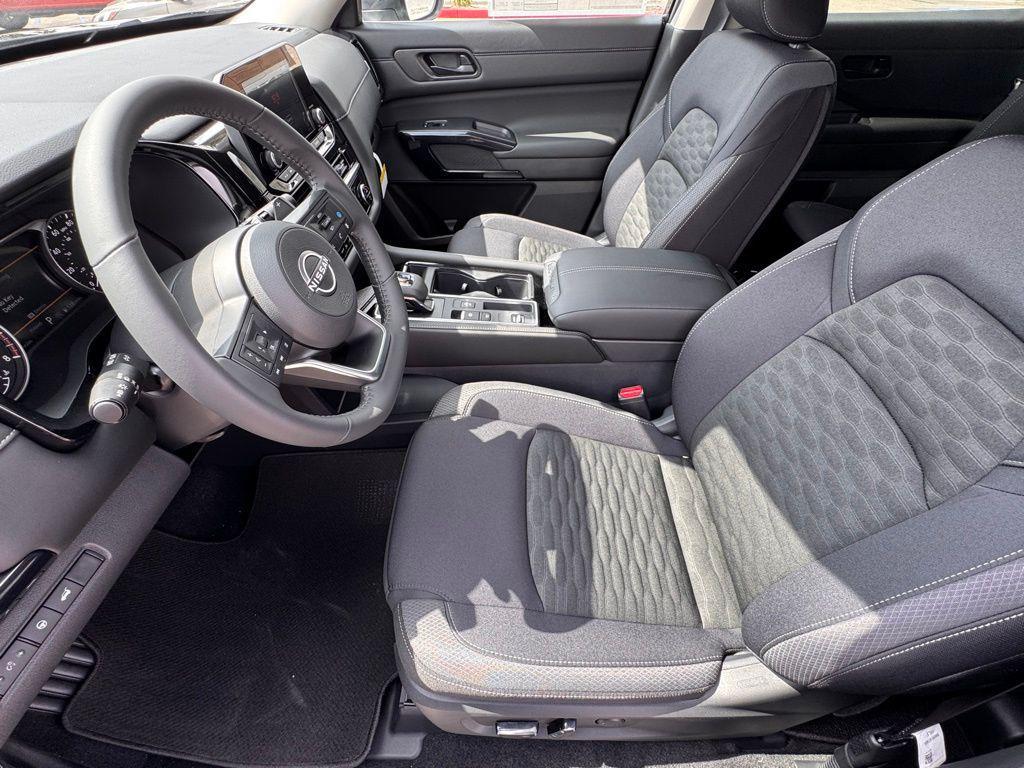 new 2025 Nissan Pathfinder car, priced at $36,865