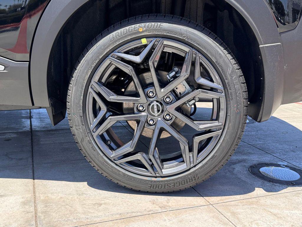 new 2025 Nissan Kicks car, priced at $27,670