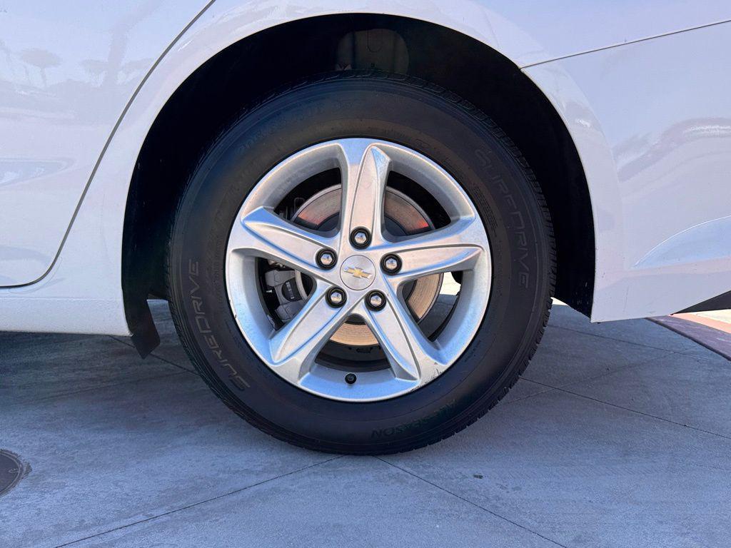 used 2021 Chevrolet Malibu car, priced at $17,988