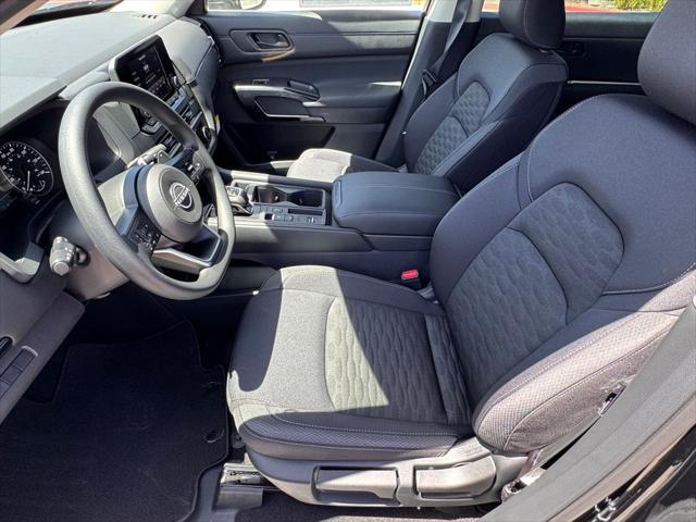 new 2025 Nissan Pathfinder car, priced at $37,360