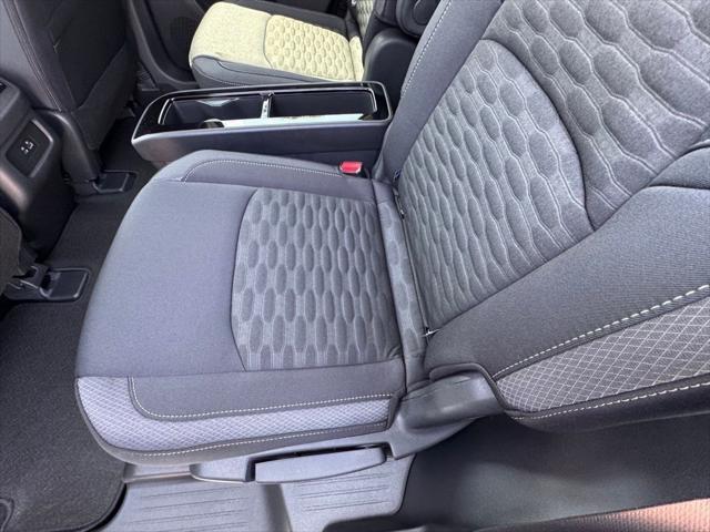 new 2025 Nissan Pathfinder car, priced at $42,225