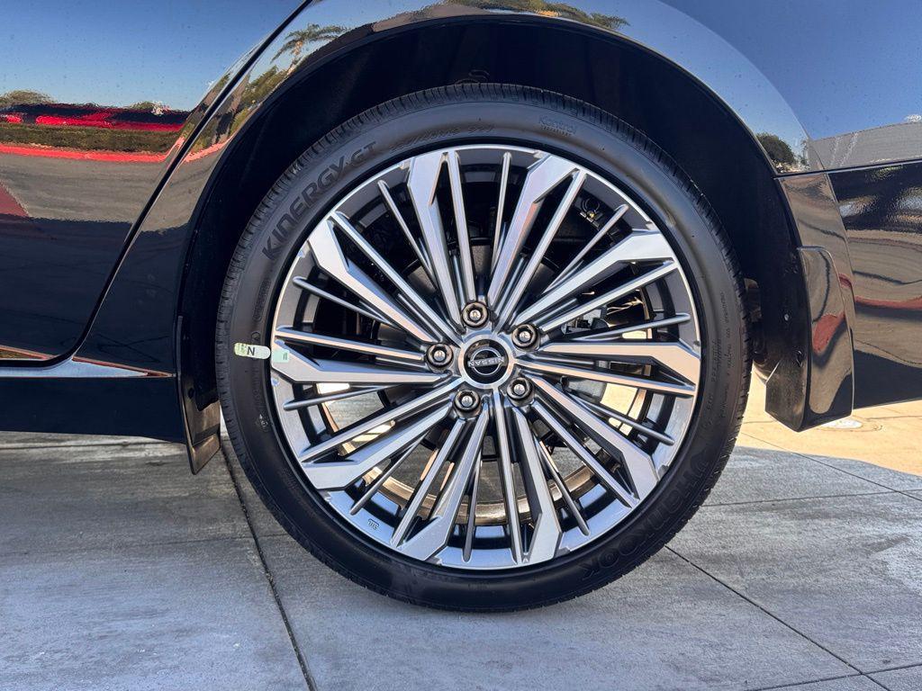 new 2025 Nissan Altima car, priced at $35,335