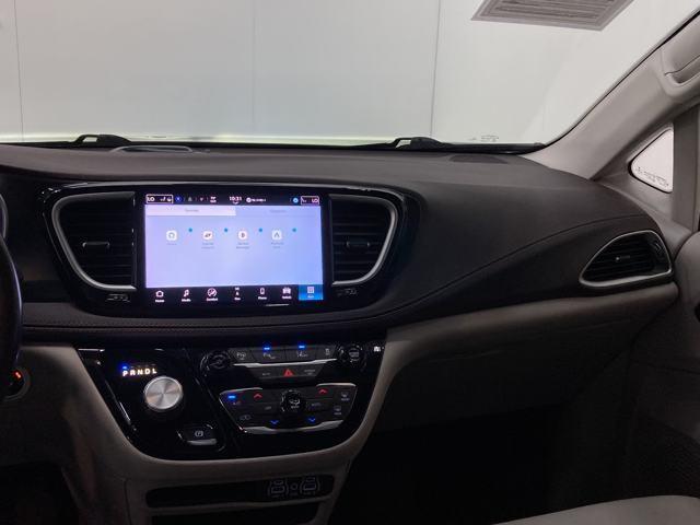 used 2021 Chrysler Pacifica Hybrid car, priced at $22,500