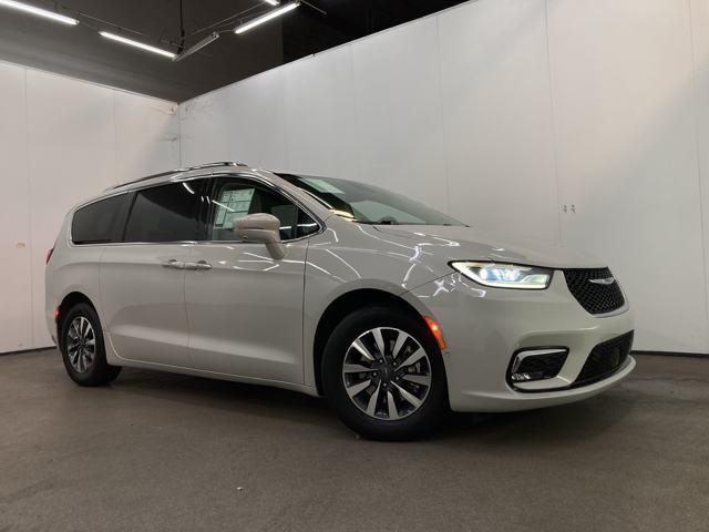 used 2021 Chrysler Pacifica Hybrid car, priced at $22,500