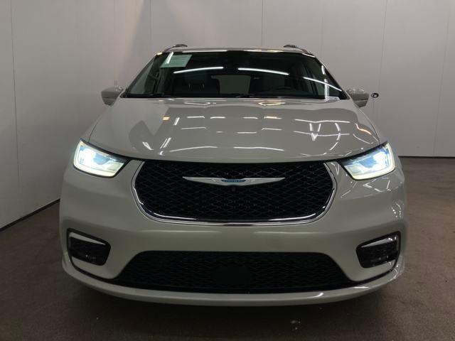 used 2021 Chrysler Pacifica Hybrid car, priced at $21,500