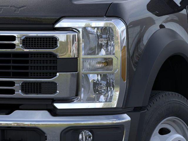 new 2025 Ford F-450 car, priced at $67,061