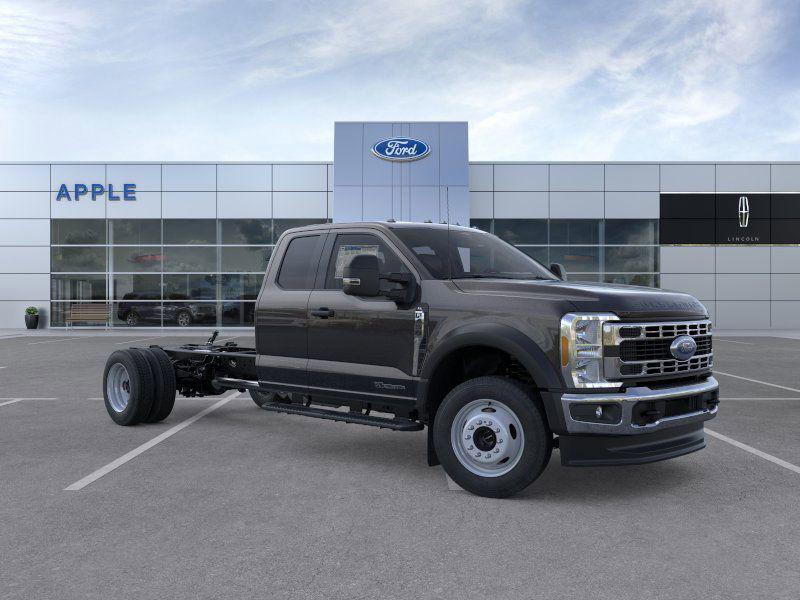 new 2025 Ford F-450 car, priced at $66,061