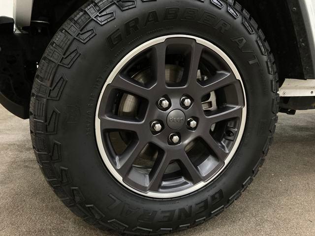 used 2023 Jeep Gladiator car, priced at $33,000