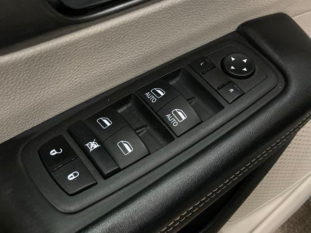 used 2022 Chrysler Pacifica car, priced at $21,000