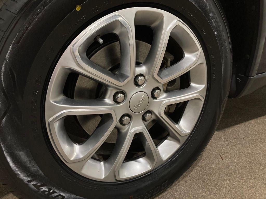 used 2015 Jeep Grand Cherokee car, priced at $13,000