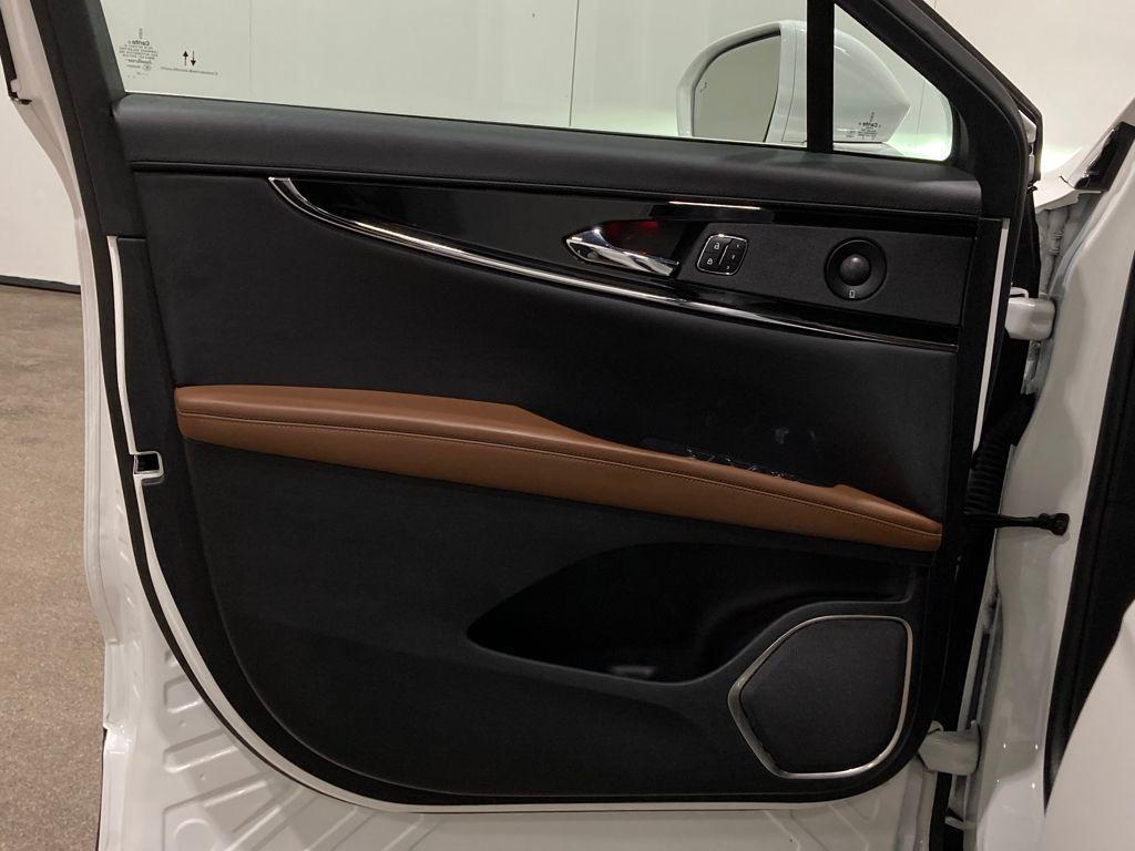 used 2022 Lincoln Nautilus car, priced at $34,500