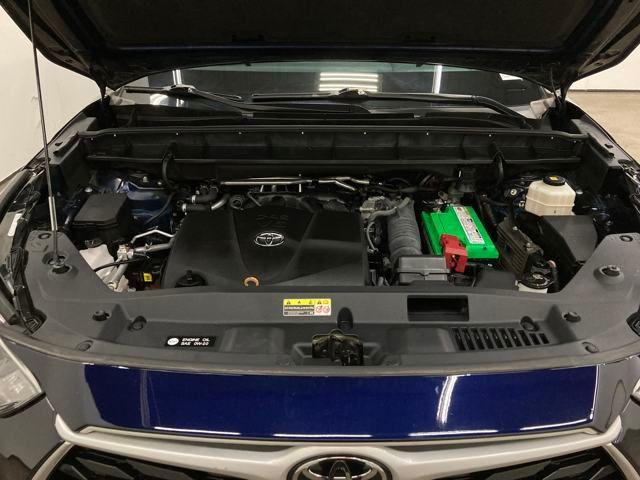 used 2021 Toyota Highlander car, priced at $29,500