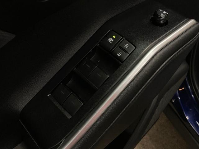 used 2021 Toyota Highlander car, priced at $29,500