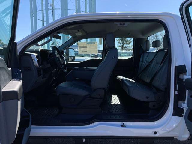 new 2025 Ford F-250 car, priced at $47,543