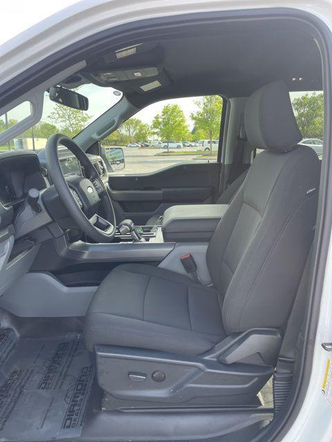 new 2025 Ford F-150 Lightning car