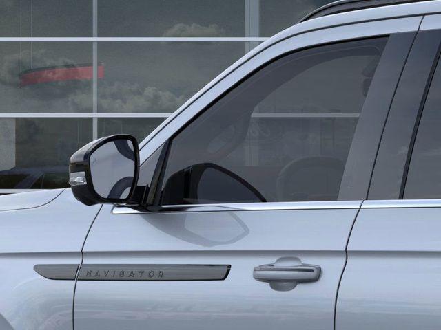 new 2025 Lincoln Navigator car, priced at $111,295