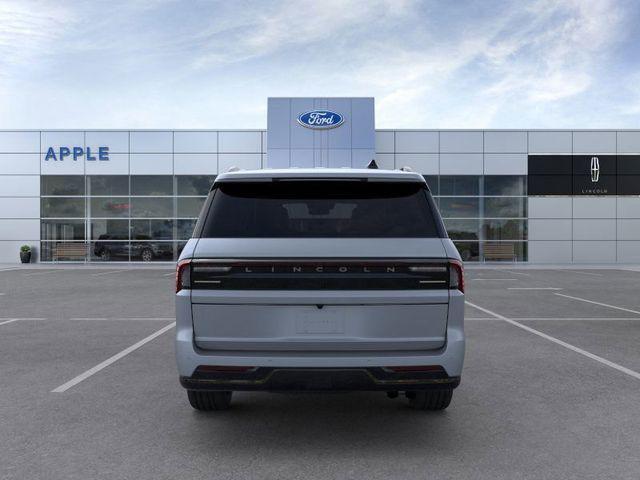 new 2025 Lincoln Navigator car, priced at $111,295